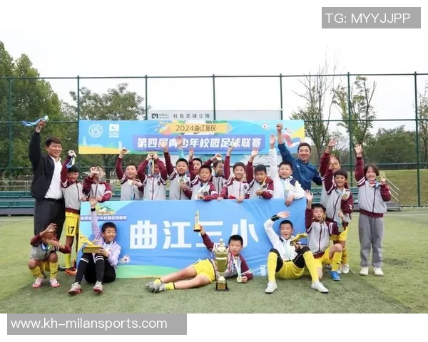 运动最新数据探寻黄娜的足球旅程与人生哲学深度对话之旅 运动最新数据探寻黄娜的足球旅程与人生哲学深度对话之旅